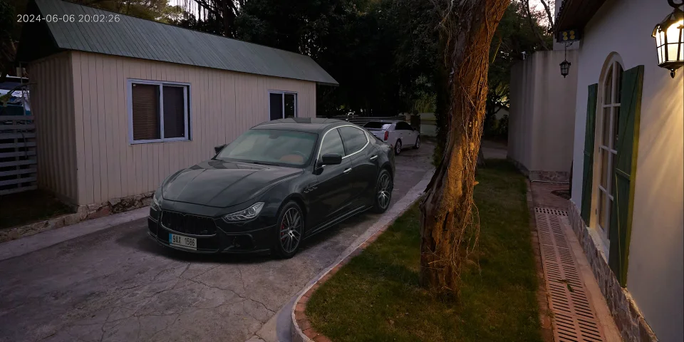 Sample color night-vision footage from the Tapo C216