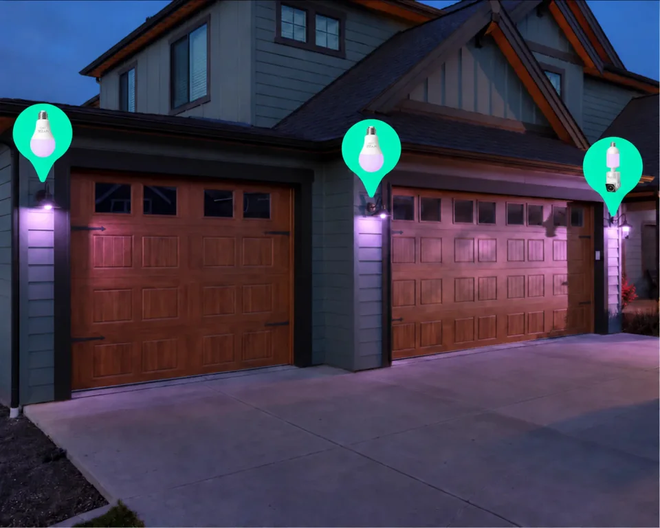 Wyze Bulb Cam Pan Color synced with Wyze Bulb Color bulbs
